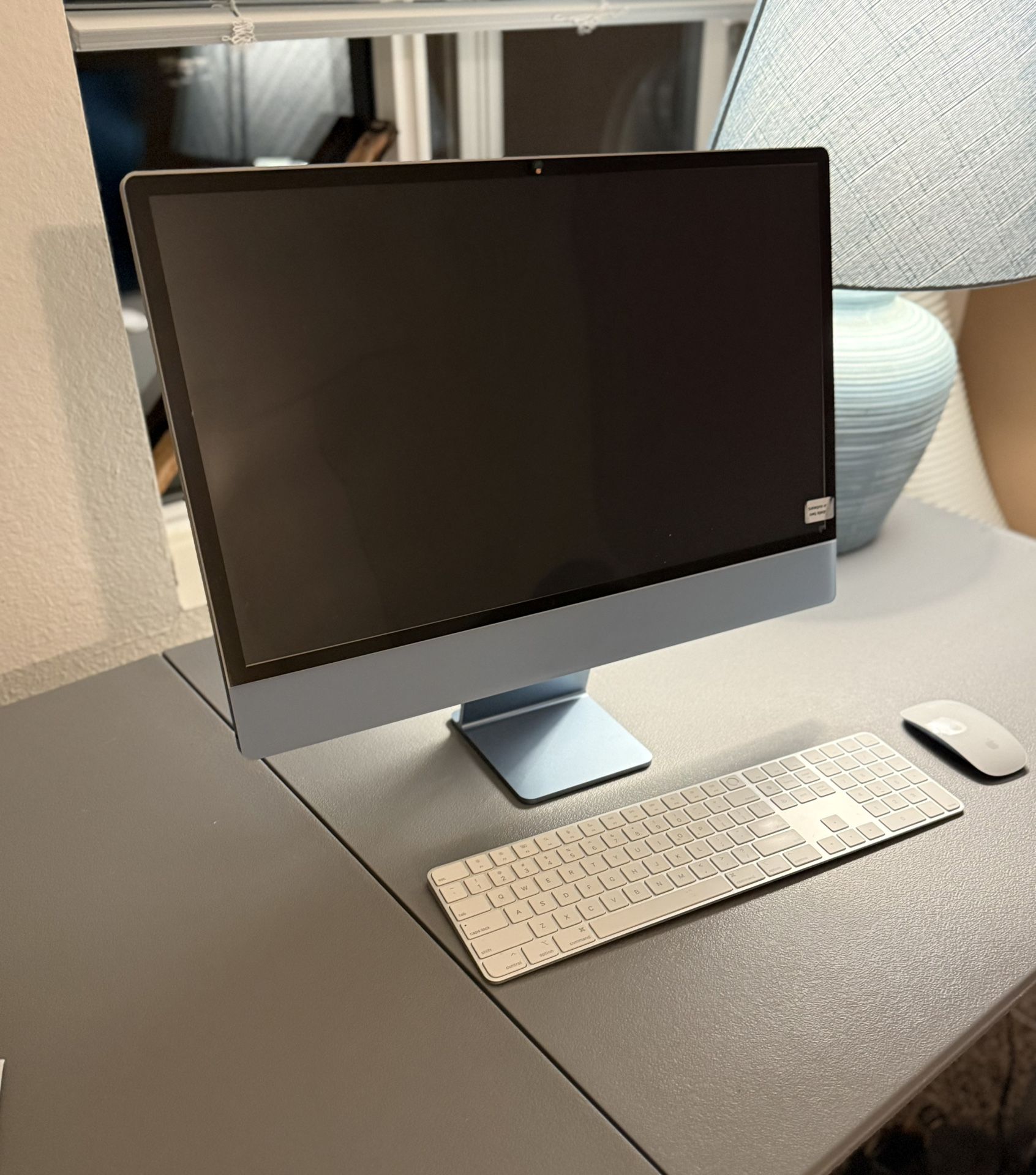 Apple iMac 24" (M1, 2021) – 16GB / 512GB SSD w/ Apple Care