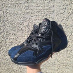 Nike LeBron Denim Shoe Size Mens 9.5 Shoes