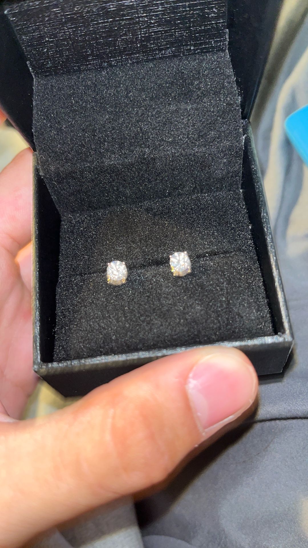 14k white gold solitaire ear rings