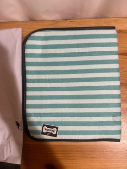 GREEN STRIPE EMBROIDERED PAW PET MAT SMALL Brand New $12 Meet Up In Irving @dfwgoods