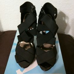 Black Heels 61/2