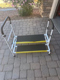 Adjustable bed steps