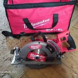 Milwaukee Rear Handle Circular Saw 
