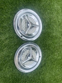 1950s 15 Fiesta Spinner hub caps