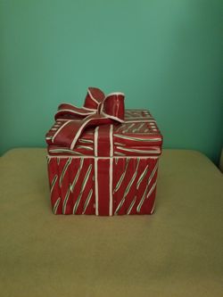 Cute Ceramic Gift Box w/Bow
