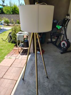Mid century modern style stand up lamp