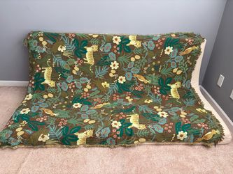 4 pillowcases and Woven Throw Blanket Jungle Animal Pattern