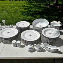 Vintage Dinnerware Cherished Collectibles with Distinct Style