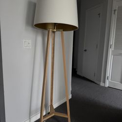 CHIC FLOOR LAMP