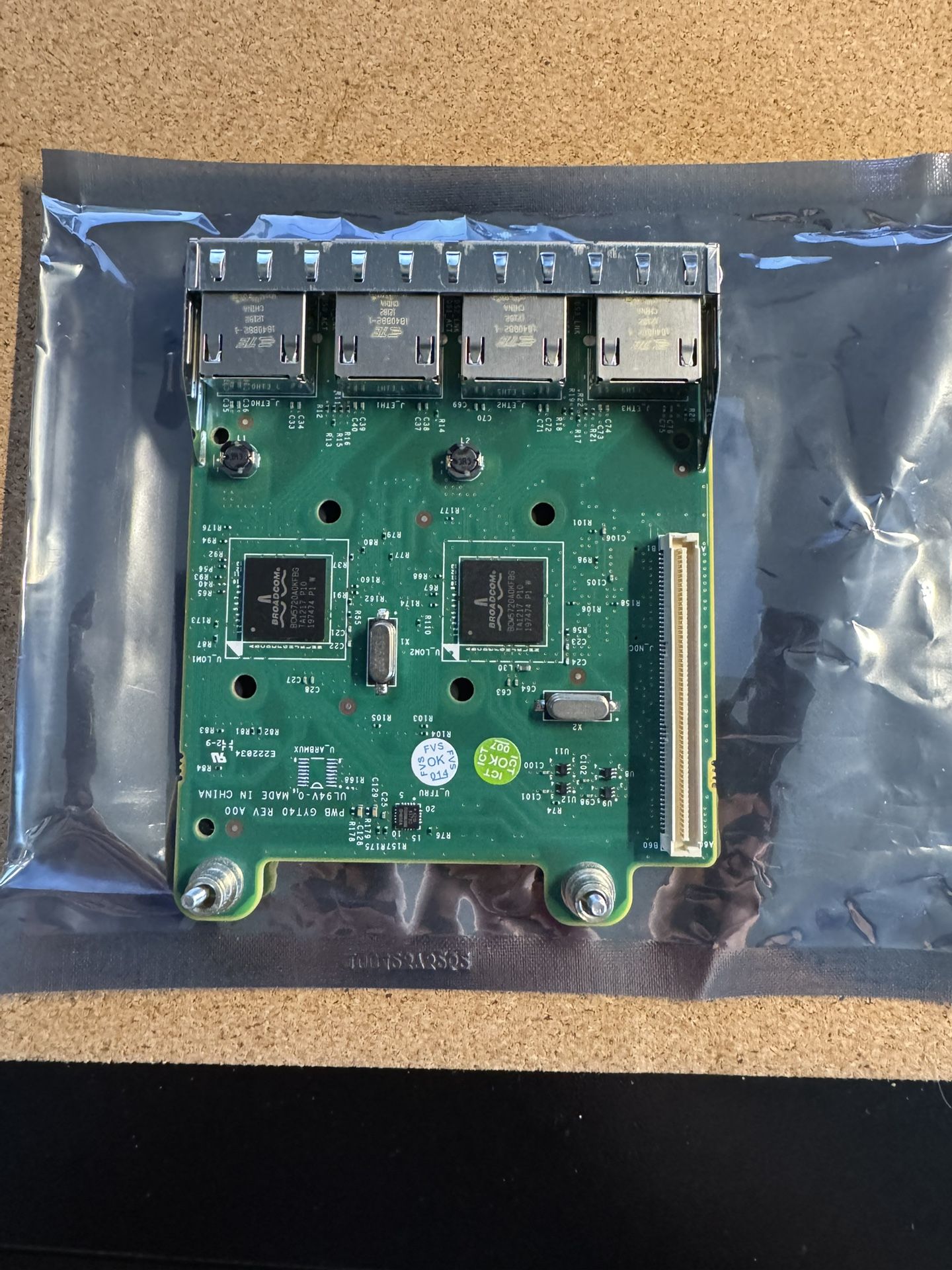 Dell FM487 Broadcom 5720 4-Port 1Gb NIC for Poweredge