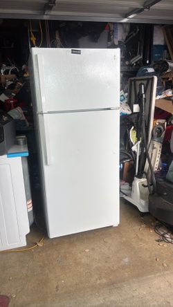 Whirlpool fridge  18 cubic apt