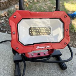 Snap On Worklight 2000 Lumens