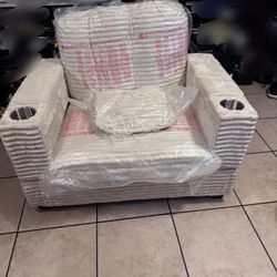Oversized Lounge Chair 