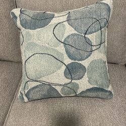 4 Brand New Decor Pillows