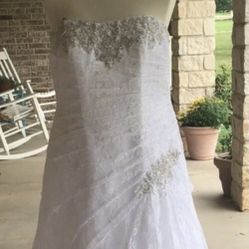 David’s Bridal Ivory Lace Wedding Gown Size 14