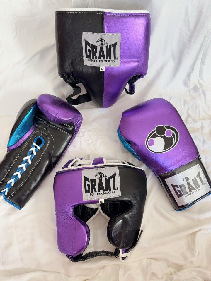 Grant Boxing Set With Free Hand Wraps