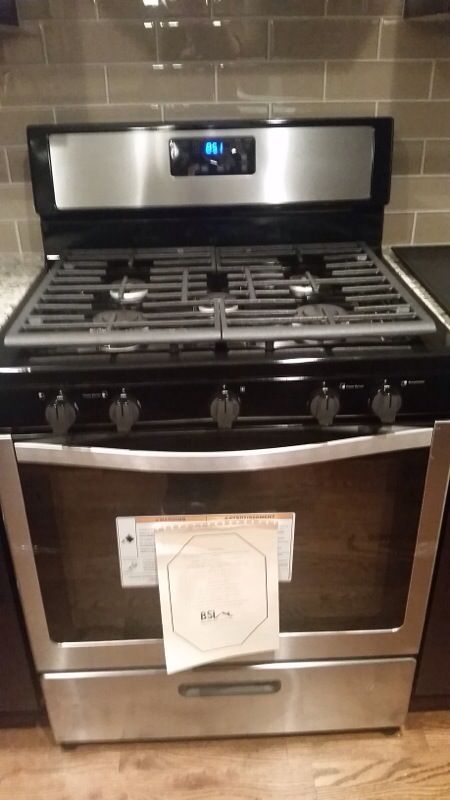Whirlpool 5.1 cu ft gas range stainless steel wfg505mobs