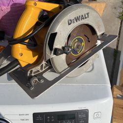 Dewalt Saw