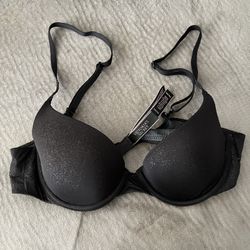 Victoria's Secret Bra - Size 34A - PICKUP IN AIEA - I DON'T DELIVER for  Sale in Aiea, HI - OfferUp