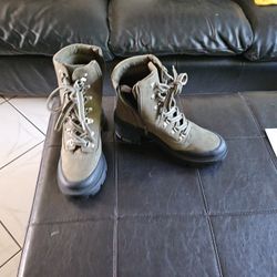 Combata Style Boots With Heel
