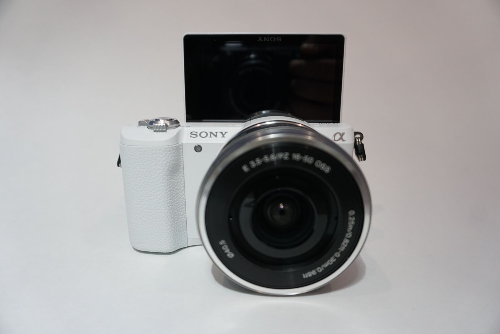 Sony A5100 Vlogging Camera with 16-50mm Lens