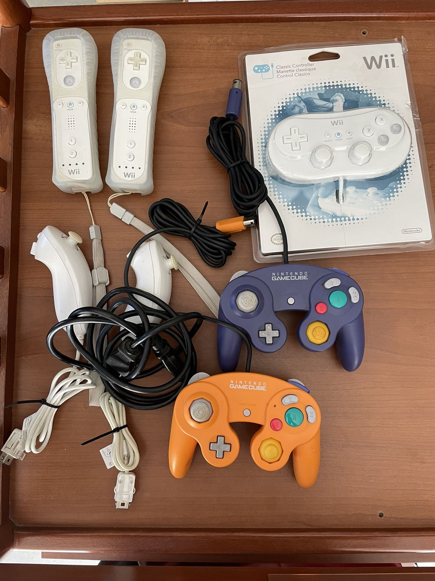 Wii Controllers 
