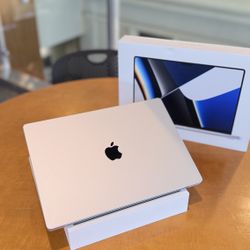 M4 Pro 24GB Memory 512GB SSD 16 Inch Apple MacBook Pro Silver