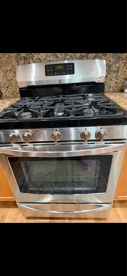 Kenemore  gas range very good condition