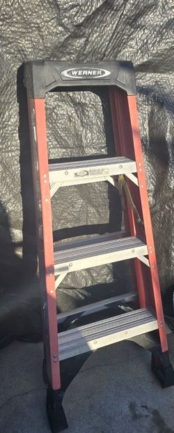 Werner 4ft Ladder 300lbs