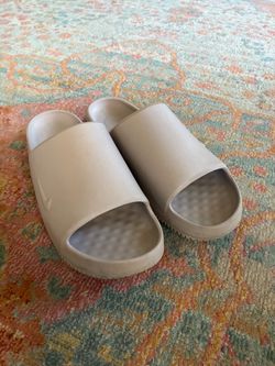 Nike slides