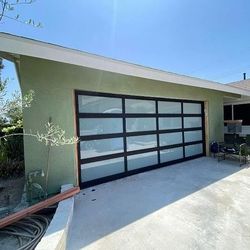 Leo Garage Doors 