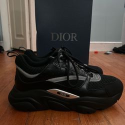 Dior B22
