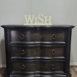 TWO BEAUTIFUL HUGE NIGHTSTANDS 