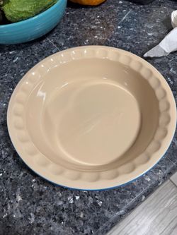 Le Creuset 9" Stoneware Pie Dish - Marseille Blue