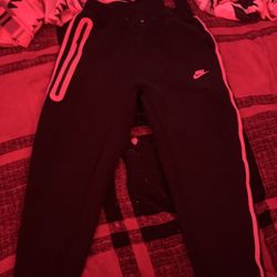 Reactive Nike tech sweats have the hoodie to if your interested