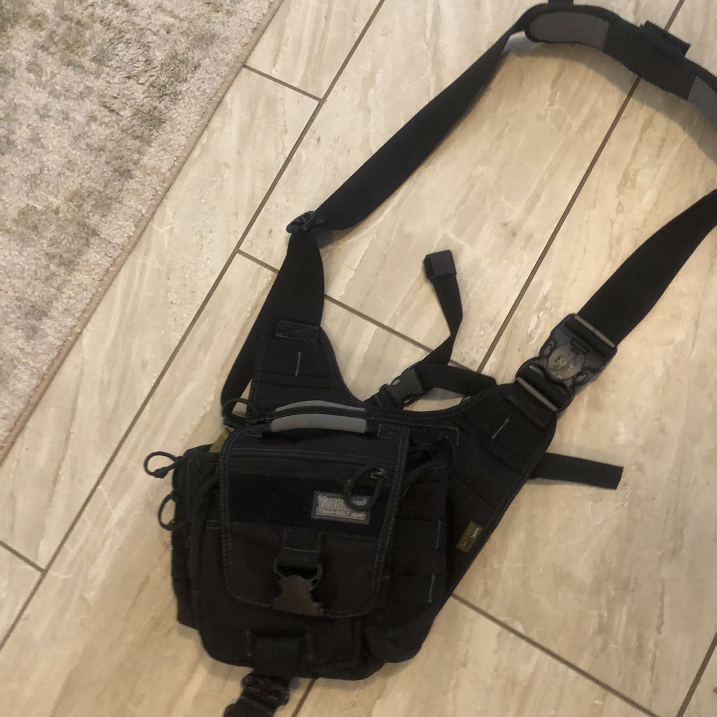 Vanquest Sling Bag