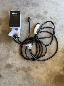 Jeep Wrangler 4Xe  charger