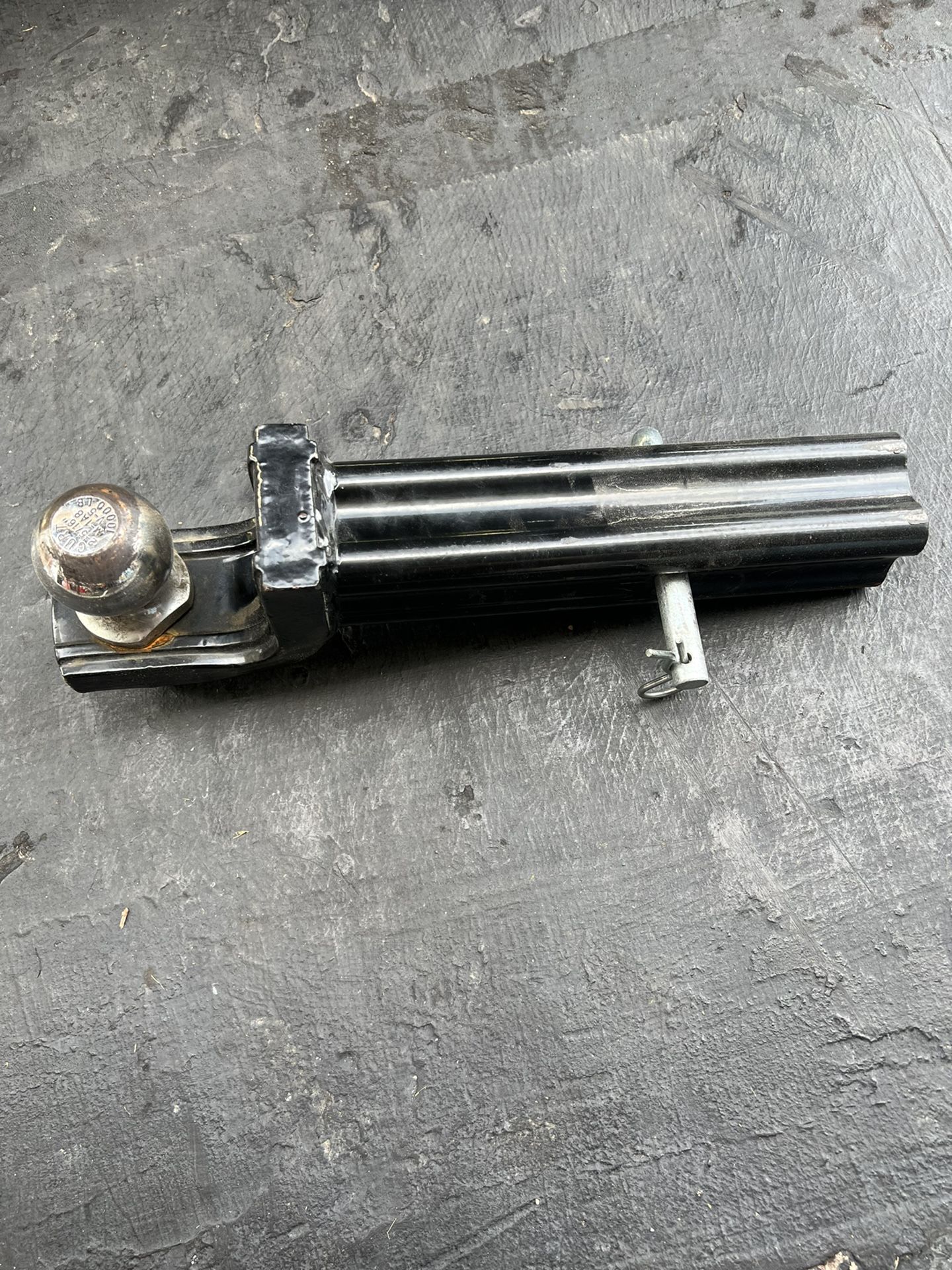 2-1/2" Hitch with 2-5/16" Ball, only used once