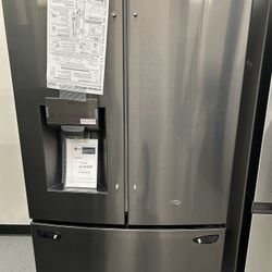 ❄️LG 26 Cubic ft French Door Refrigerator With Water And Ice Maker In Black Stainless Steel❄️