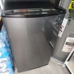 Mini Fridge used like new