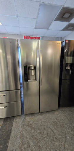 LG Side‑by‑Side Fridge – Stainless, Ice/Water Dispenser