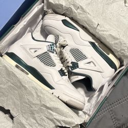 Jordan 4 