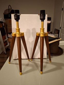 SET OF 2 METAL STANDS