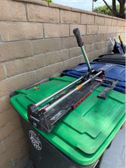 Tile cutter