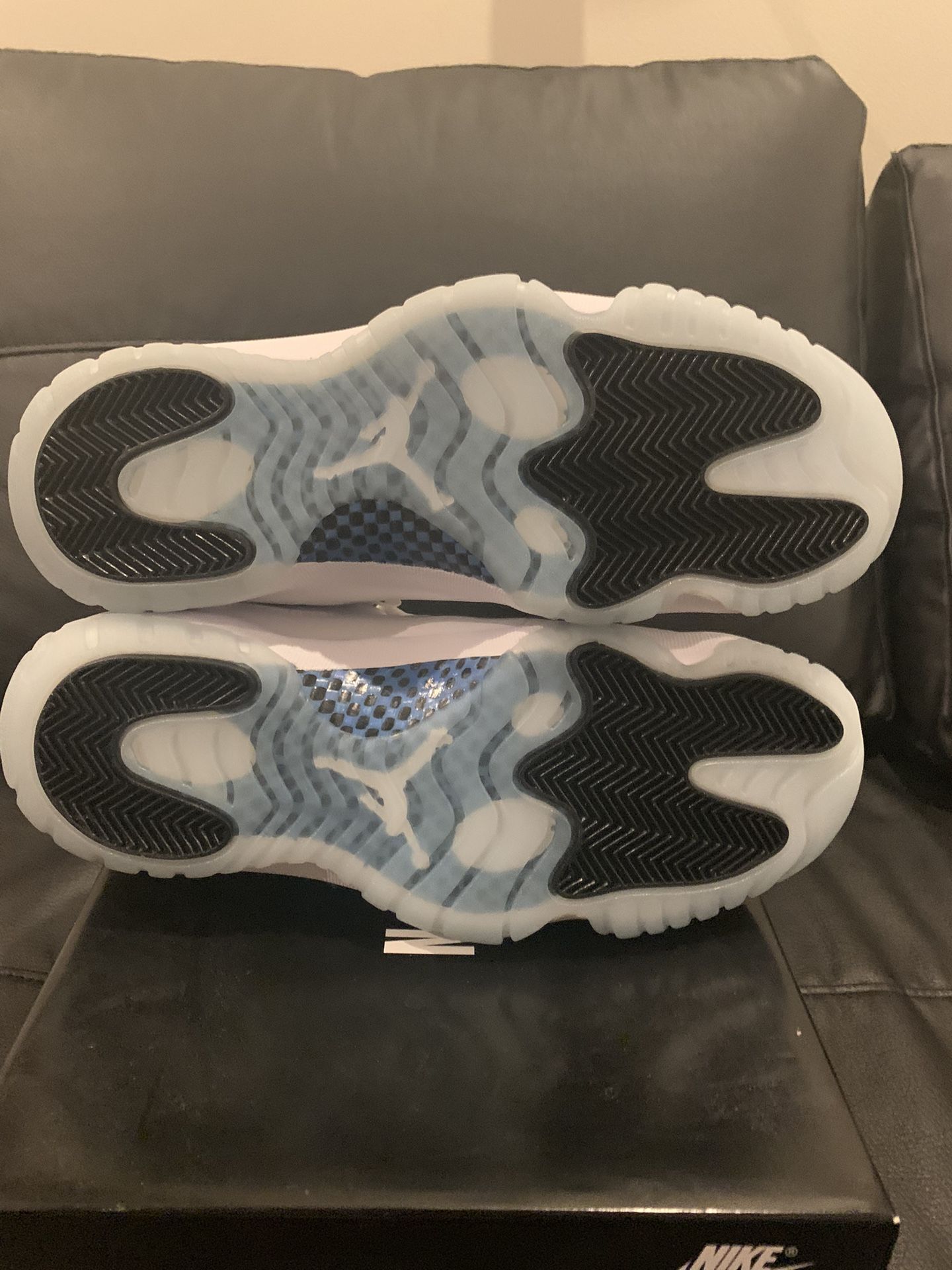 Air Jordan 11 Retro Low ‘LEGEND BLUE'