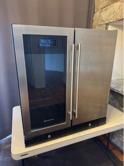 Wine Enthusiast Dual Zone Wine/Beer fridge