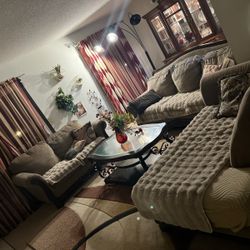 Elegant & Comfortable Living Room Set – Buy as a set or by Piece