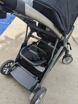 Chicco Bravo For 2 Standing/Sitting Double Stroller for Sale in Fresno, CA  - OfferUp