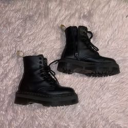 Like New VEGAN Leather doc martens 