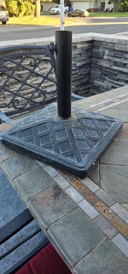 Outdoor umbrella stand